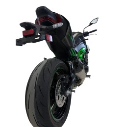 Silencieux Termignoni racing TITANE - CARBONE  pour Kawasaki Z 900 2024-2025, vue moto 3/4 arrière Silencieux Termignoni racing TITANE - CARBONE  pour Kawasaki Z 900 2024-2025, vue moto 3/4 arrière